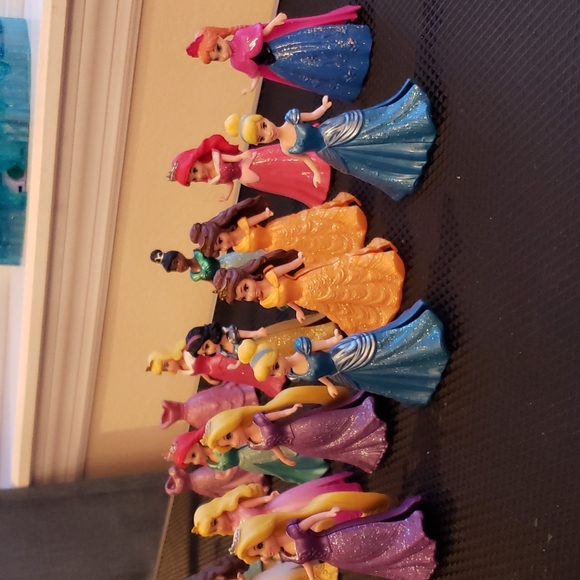 Disney Princess figurines - Picture 1 of 5